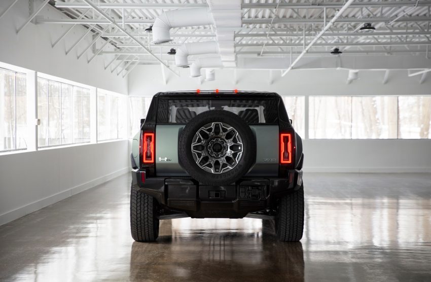 2024 GMC Hummer EV SUV - Rear Wallpaper 850x556 #26