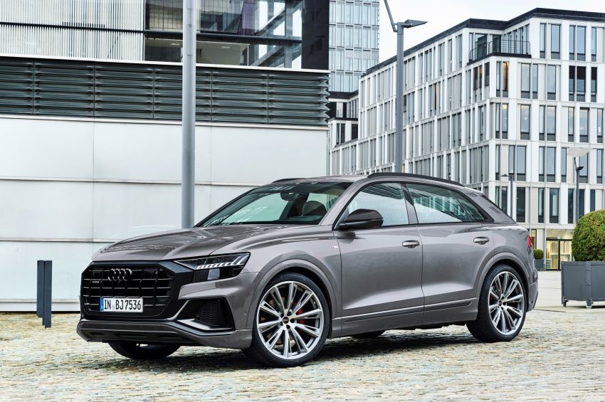 2022 Audi Q7 competition plus - Front Three-Quarter Wallpaper 850x565 #5