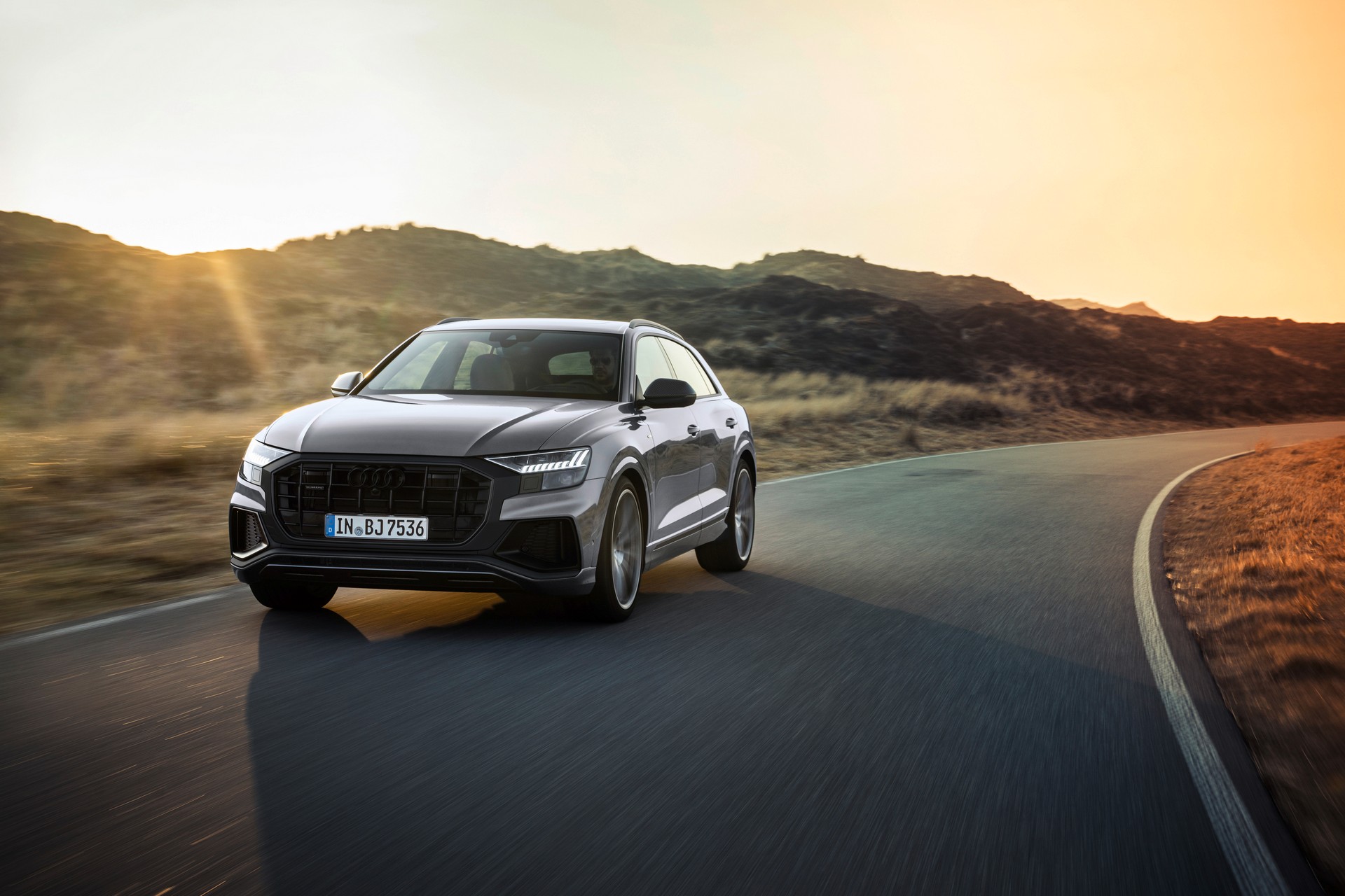 Download 2022 Audi Q7 competition plus - Front HD Wallpaper 1920x1280 #10