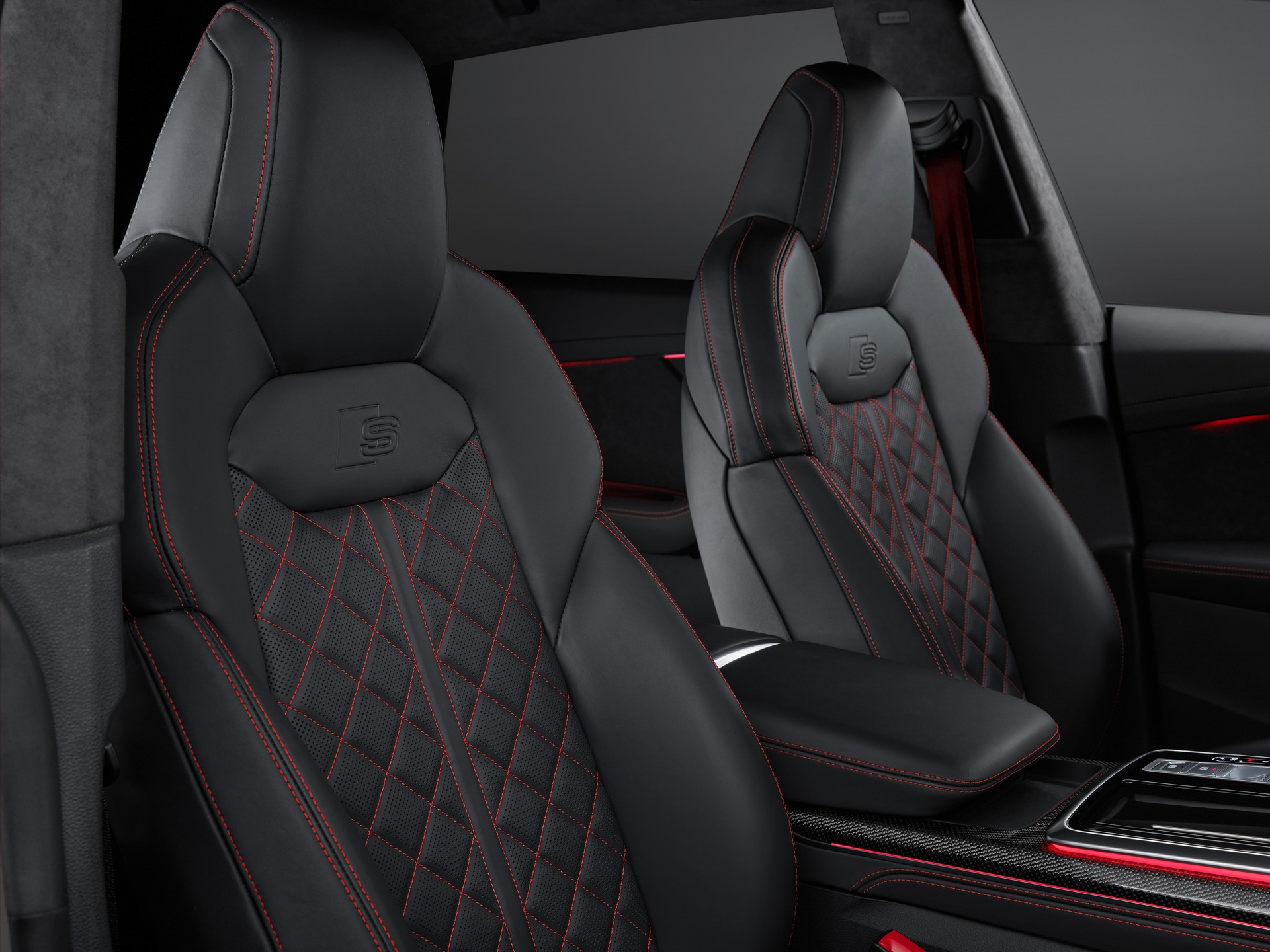 Download 2022 Audi Q7 competition plus - Interior, Front Seats HD Wallpaper 1920x1440 #31