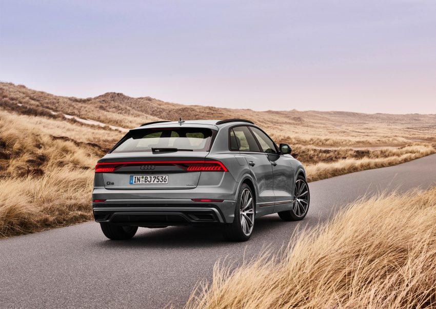 2022 Audi Q7 competition plus - Rear Three-Quarter Wallpaper 850x603 #22