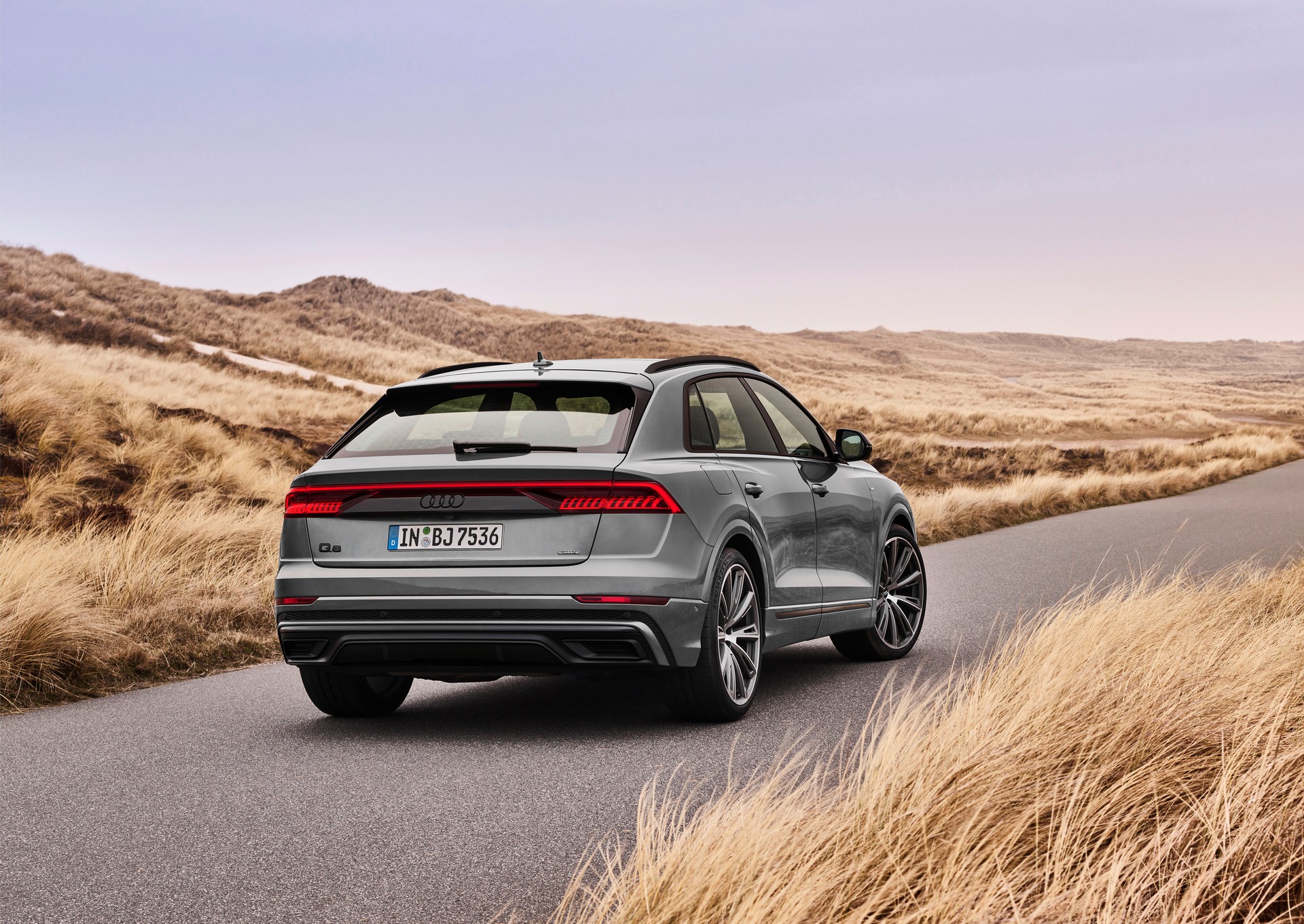 Download 2022 Audi Q7 competition plus - Rear Three-Quarter HD Wallpaper 1920x1361 #22