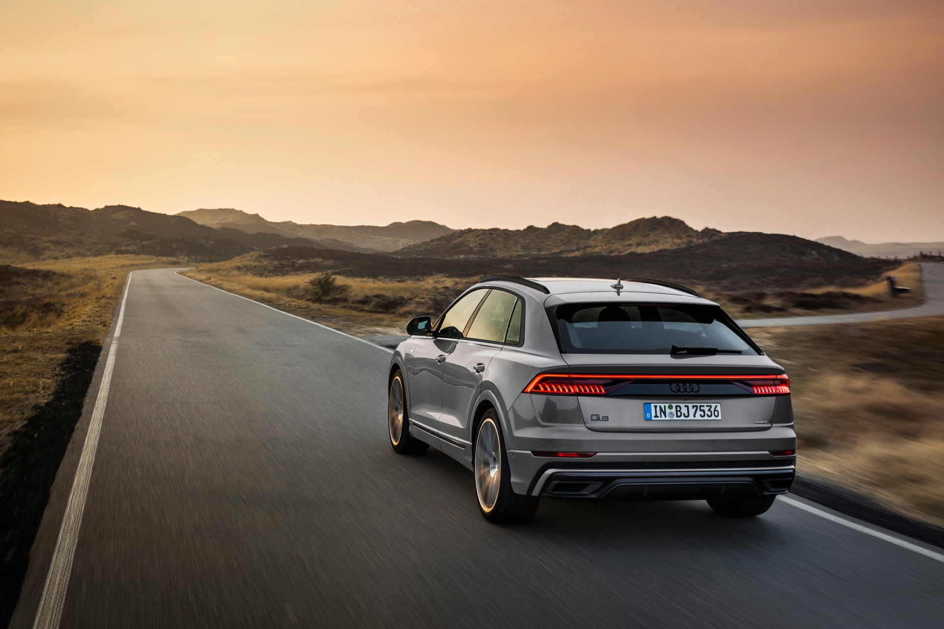 Download 2022 Audi Q7 competition plus - Rear HD Wallpaper 1920x1280 #13