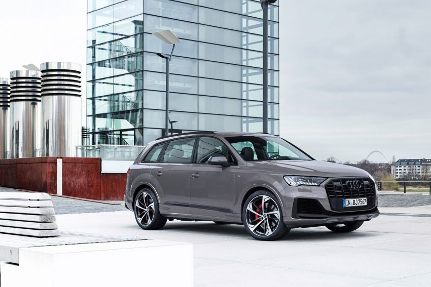 2022 Audi Q8 competition plus - Front Three-Quarter Wallpaper 850x567 #8