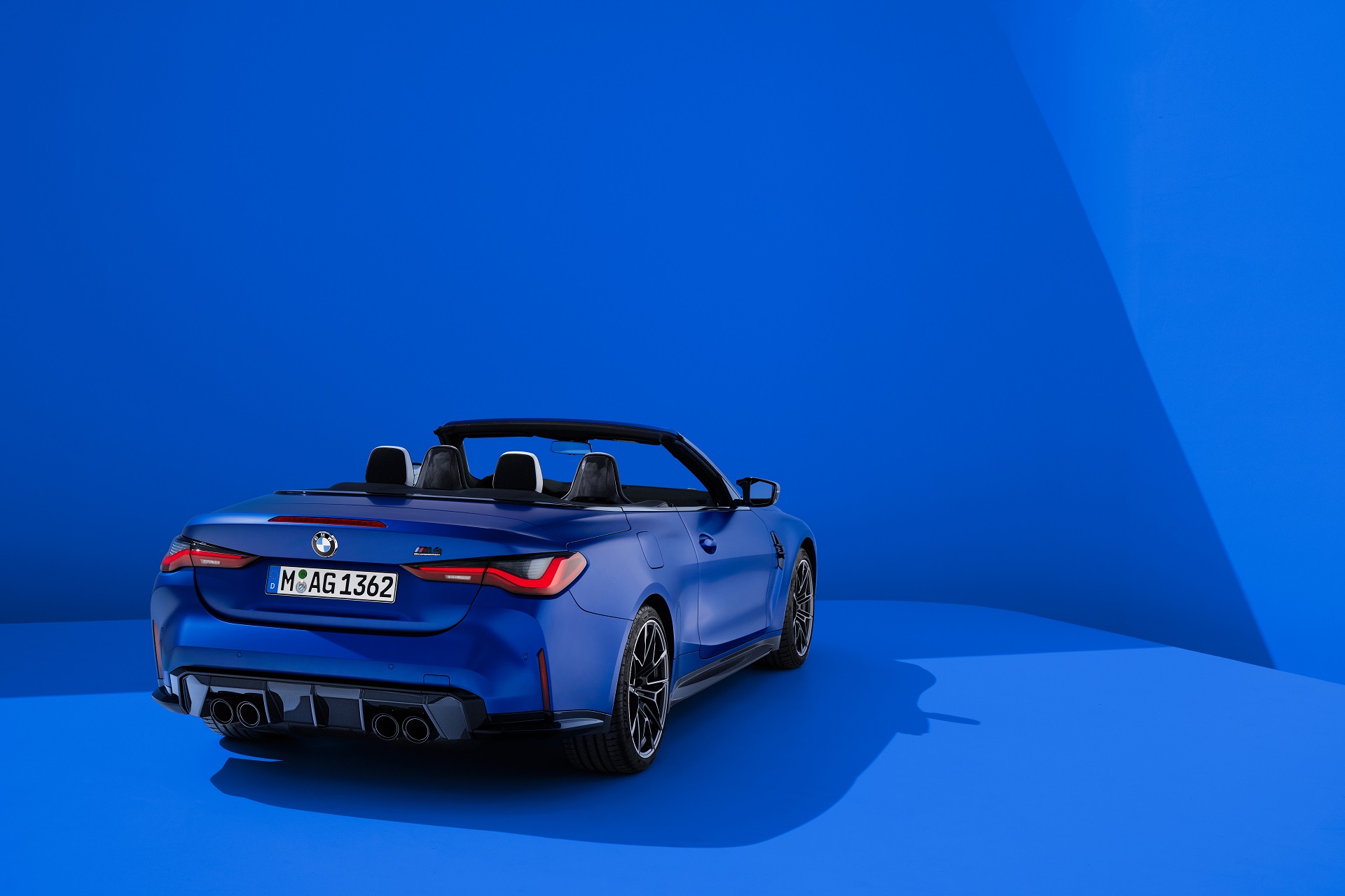 Download 2022 BMW M4 Competition Convertible M xDrive - Rear HD Wallpaper 1920x1280 #103