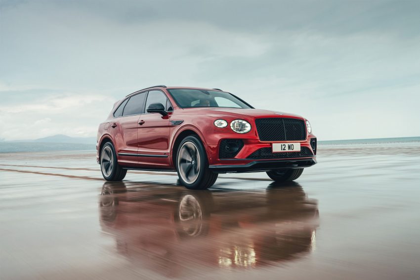 2022 Bentley Bentayga S - Front Three-Quarter Wallpaper 850x567 #1