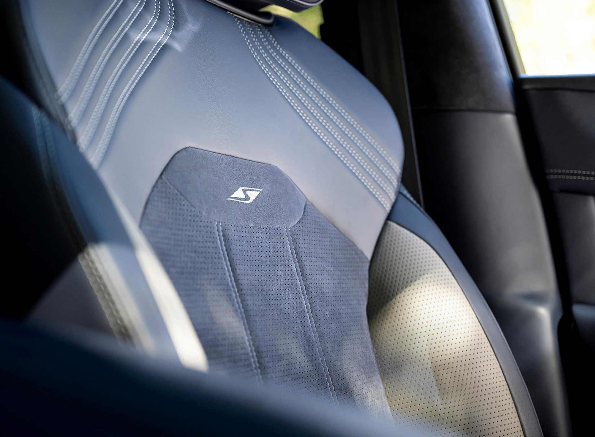 Download 2022 Bentley Bentayga S - Interior, Seats HD Wallpaper 1920x1409 #60