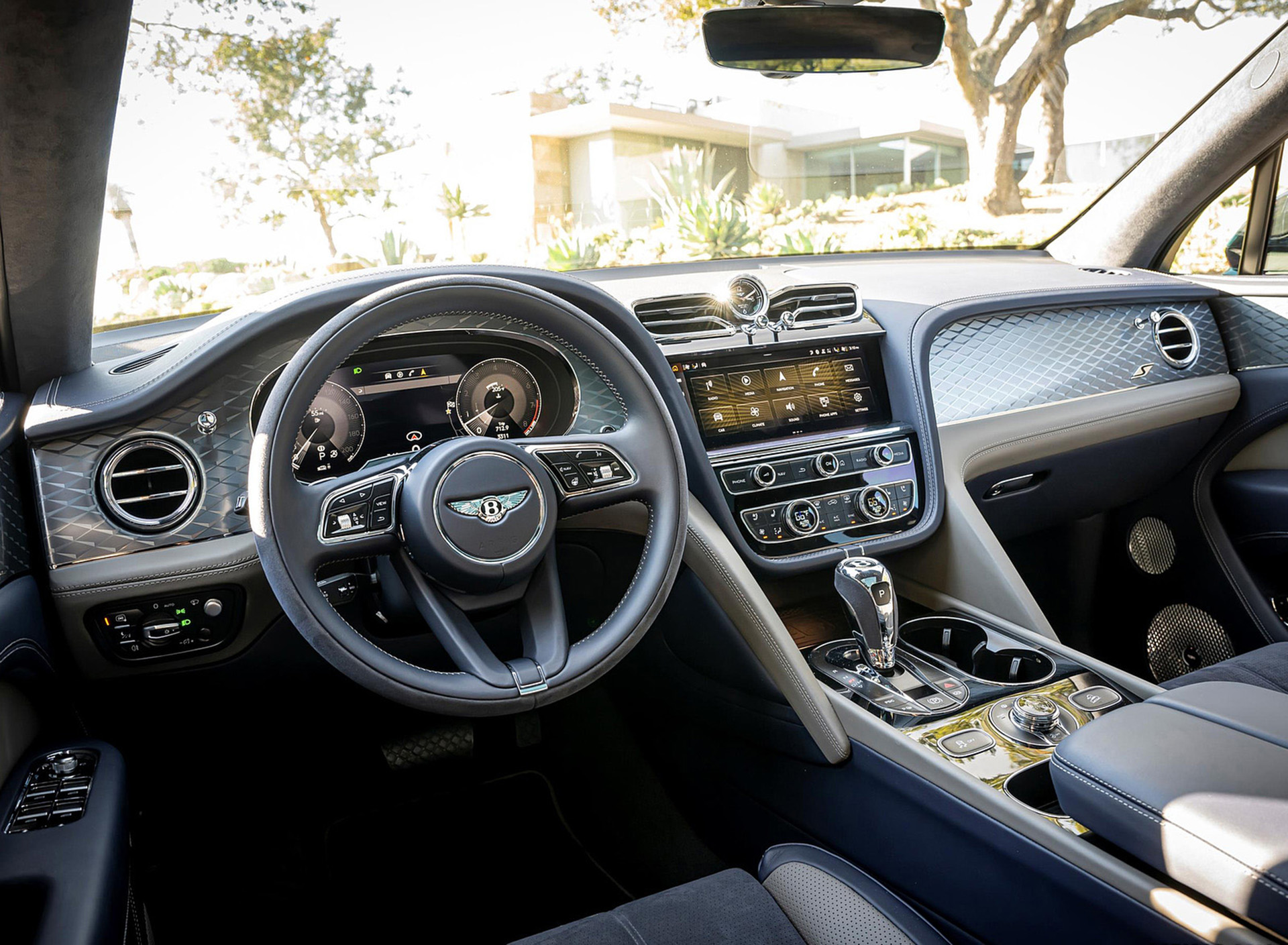 Download 2022 Bentley Bentayga S - Interior HD Wallpaper 1920x1409 #53