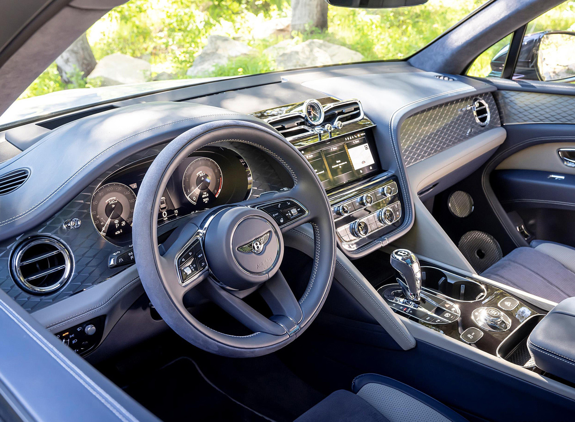 Download 2022 Bentley Bentayga S - Interior HD Wallpaper 1920x1409 #54