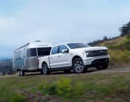 2022 Ford F-150 Lightning Lariat - Front Three-Quarter Wallpaper 190x150