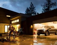 2022 Ford F-150 Lightning Platinum - Front Three-Quarter Wallpaper 190x150