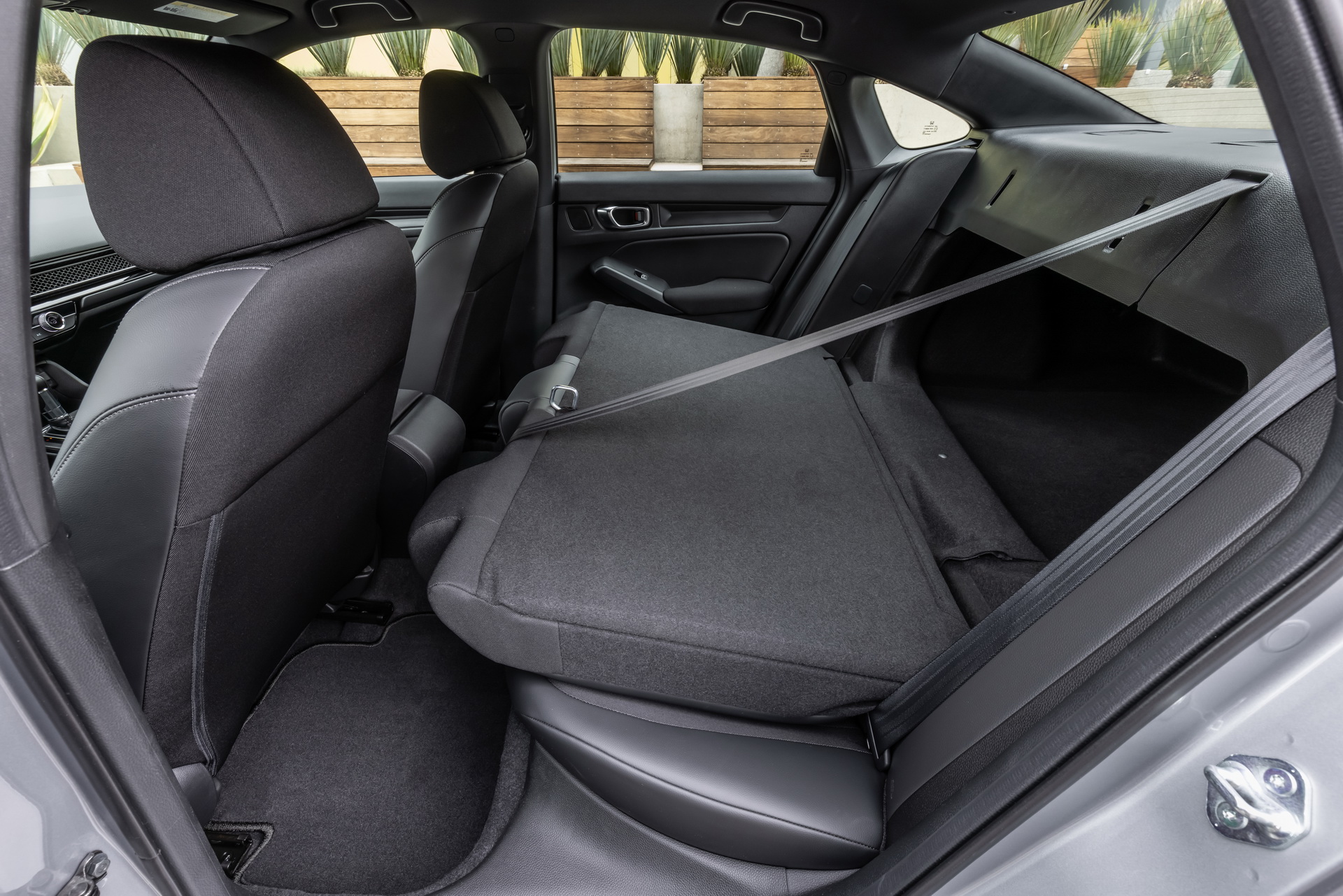 Download 2022 Honda Civic Sedan Sport - Interior, Rear Seats HD Wallpaper 1920x1281 #34