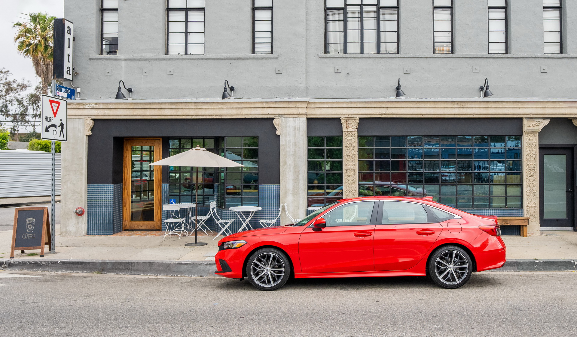 Download 2022 Honda Civic Sedan Touring - Side HD Wallpaper 1920x1124 #13