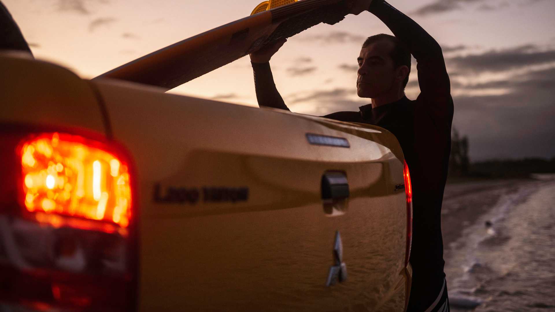 Download 2022 Mitsubishi L200 Triton Savana - Tail Light HD Wallpaper 1920x1080 #16