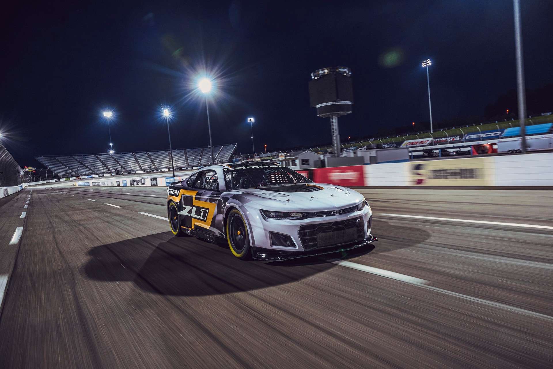 Download 2022 NASCAR Next Gen Chevrolet Camaro ZL1 - Front Three-Quarter HD Wallpaper 1920x1280 #1