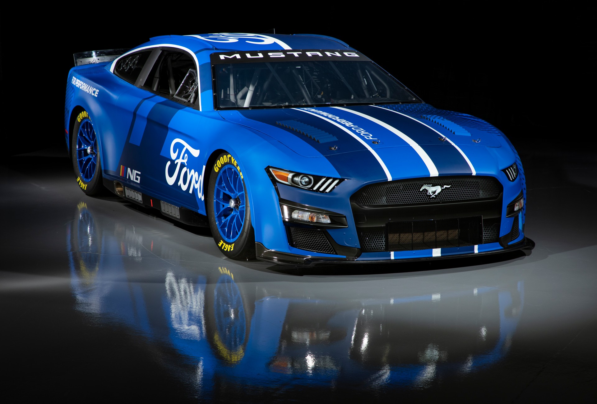 Download 2022 NASCAR Next Gen Ford Mustang - Front Three-Quarter HD Wallpaper 1920x1299 #16