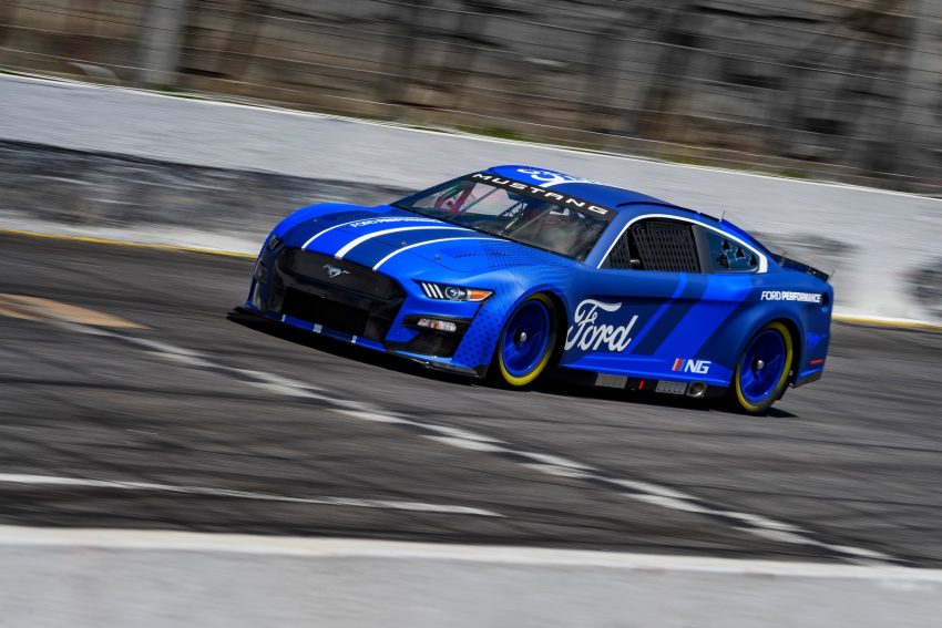2022 NASCAR Next Gen Ford Mustang - Front Three-Quarter Wallpaper 850x567 #4
