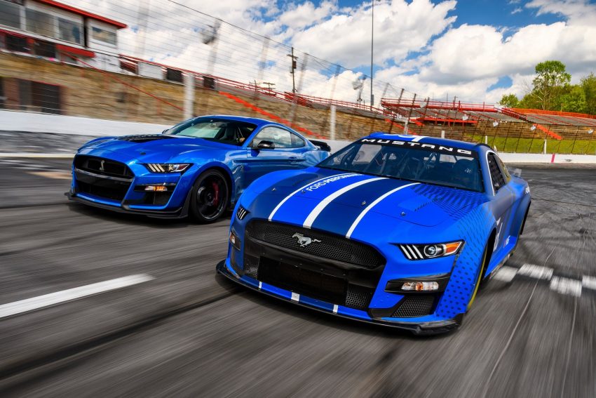 2022 NASCAR Next Gen Ford Mustang - Front Three-Quarter Wallpaper 850x567 #1