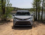 2022 Toyota Sienna Woodland Special Edition - Front Wallpaper 190x150