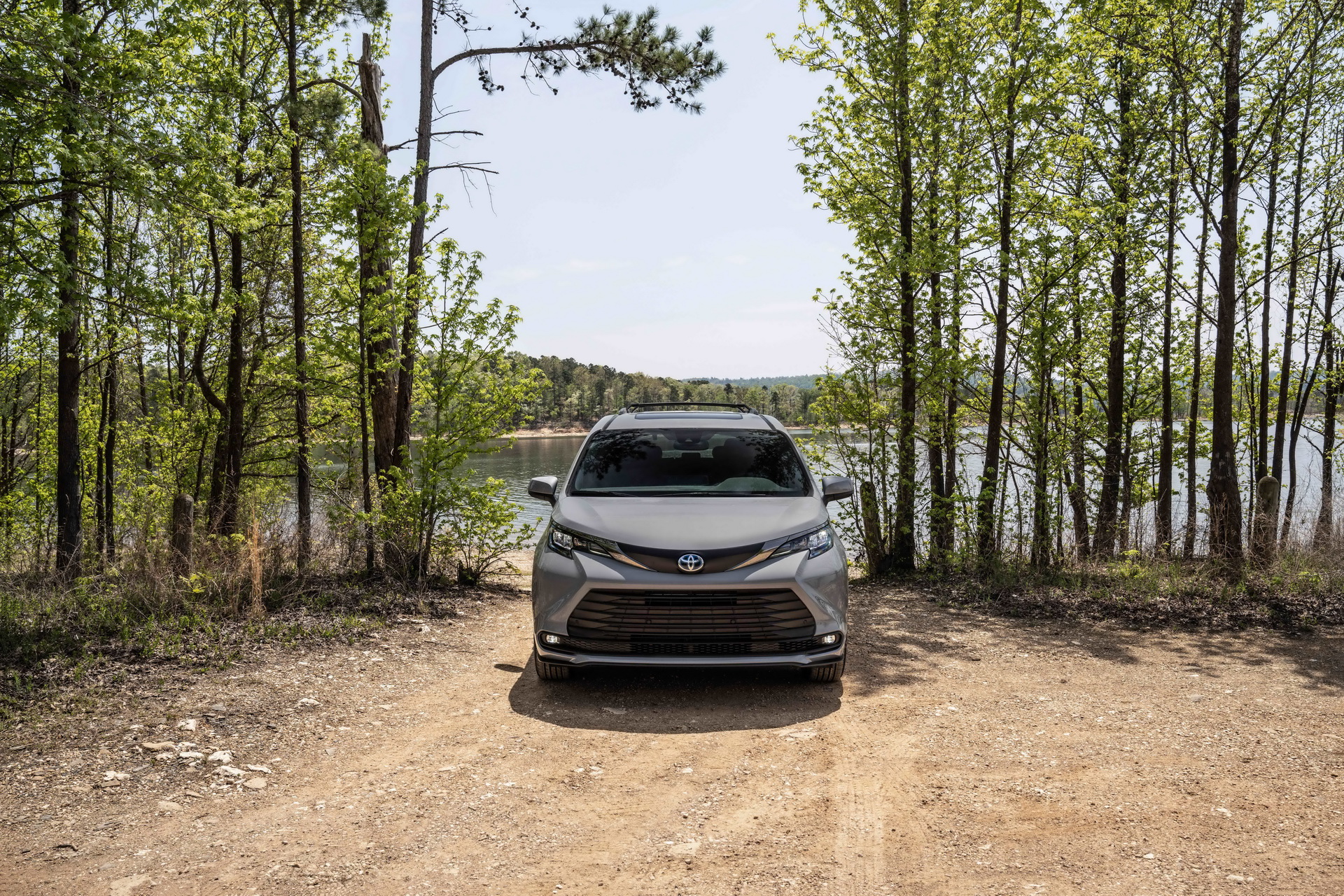 Download 2022 Toyota Sienna Woodland Special Edition - Front HD Wallpaper 1920x1280 #10