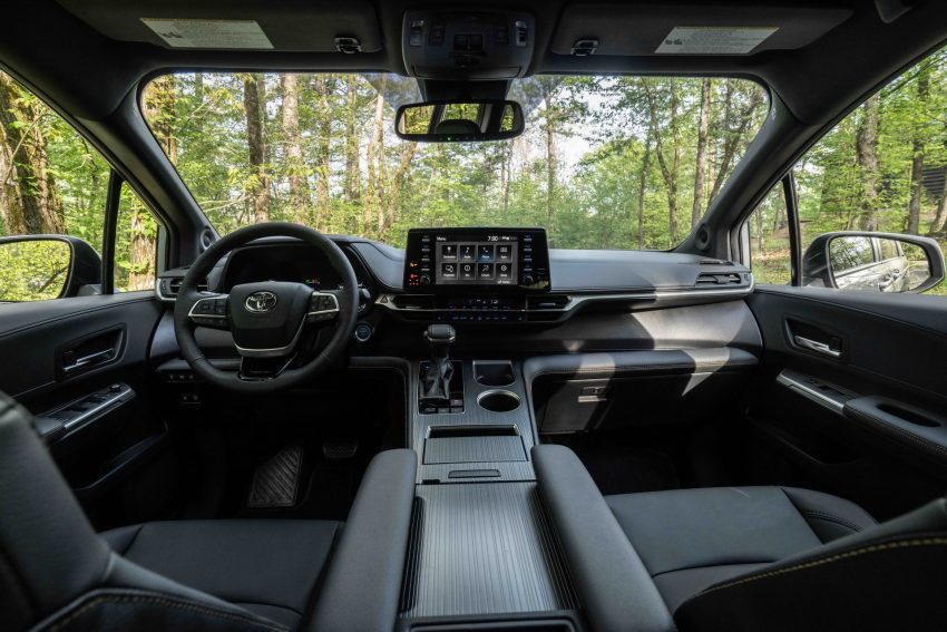 2022 Toyota Sienna Woodland Special Edition - Interior, Cockpit Wallpaper 850x567 #17