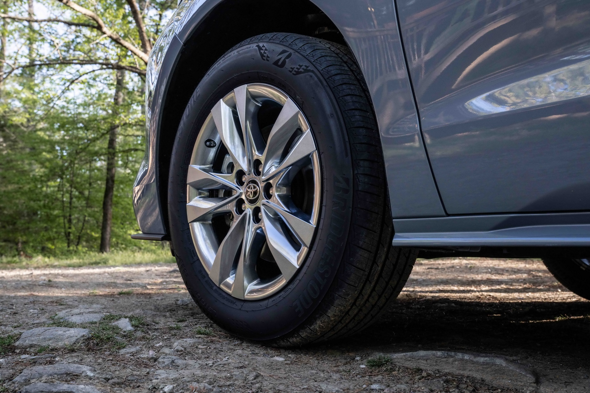 Download 2022 Toyota Sienna Woodland Special Edition - Wheel HD Wallpaper 1920x1280 #14