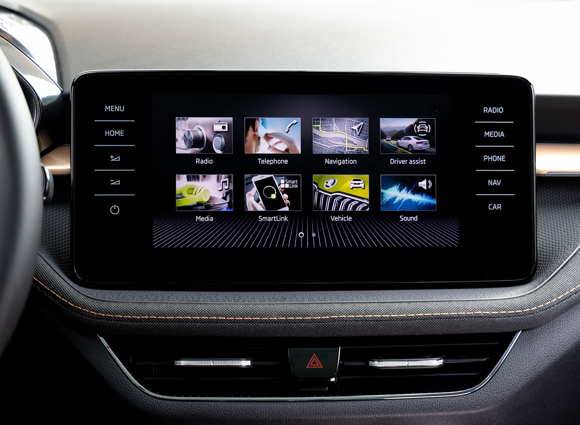 Download 2022 Škoda Fabia - Central Console HD Wallpaper 1920x1409 #114