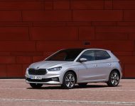 2022 Škoda Fabia - Front Three-Quarter Wallpaper 190x150