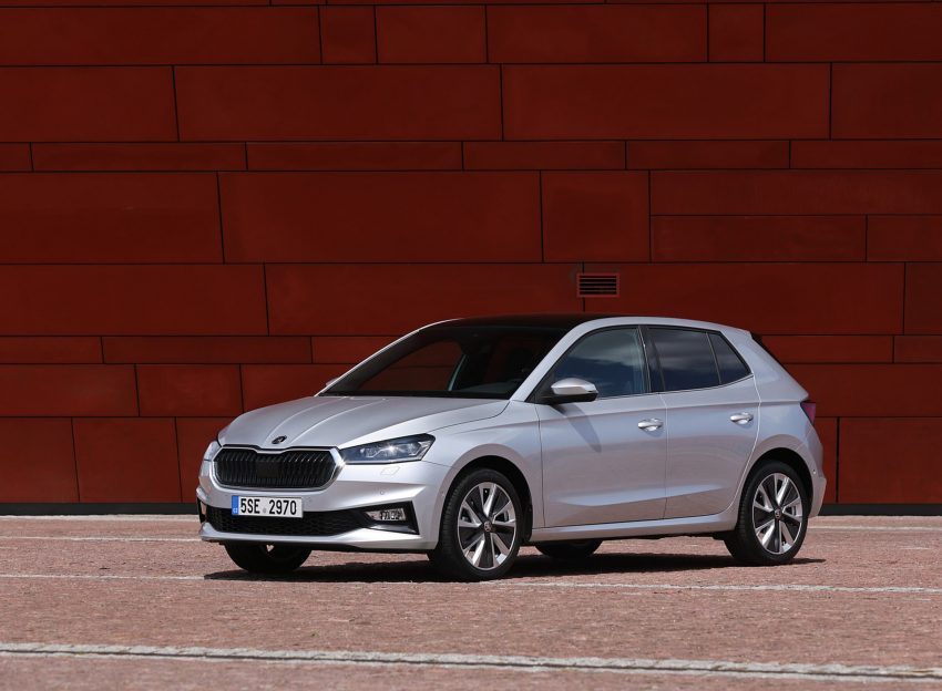 2022 Škoda Fabia - Front Three-Quarter Wallpaper 850x624 #147