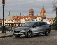 2022 Škoda Fabia - Front Three-Quarter Wallpaper 190x150