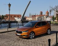 2022 Škoda Fabia - Front Three-Quarter Wallpaper 190x150