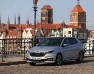 2022 Škoda Fabia - Front Three-Quarter Wallpaper 190x150