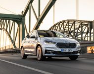 2022 Škoda Fabia - Front Three-Quarter Wallpaper 190x150