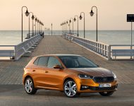 2022 Škoda Fabia - Front Three-Quarter Wallpaper 190x150