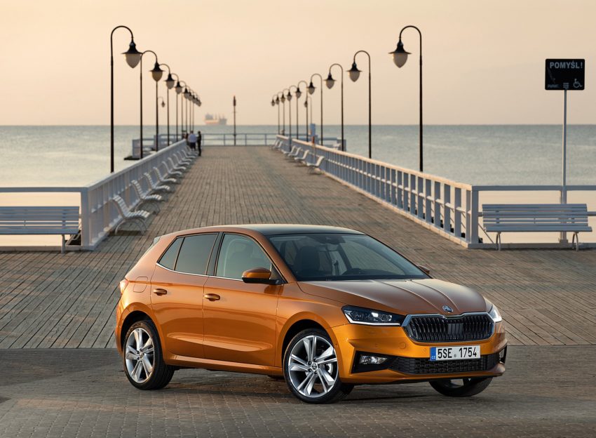 2022 Škoda Fabia - Front Three-Quarter Wallpaper 850x624 #84