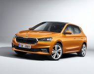 2022 Škoda Fabia - Front Three-Quarter Wallpaper 190x150