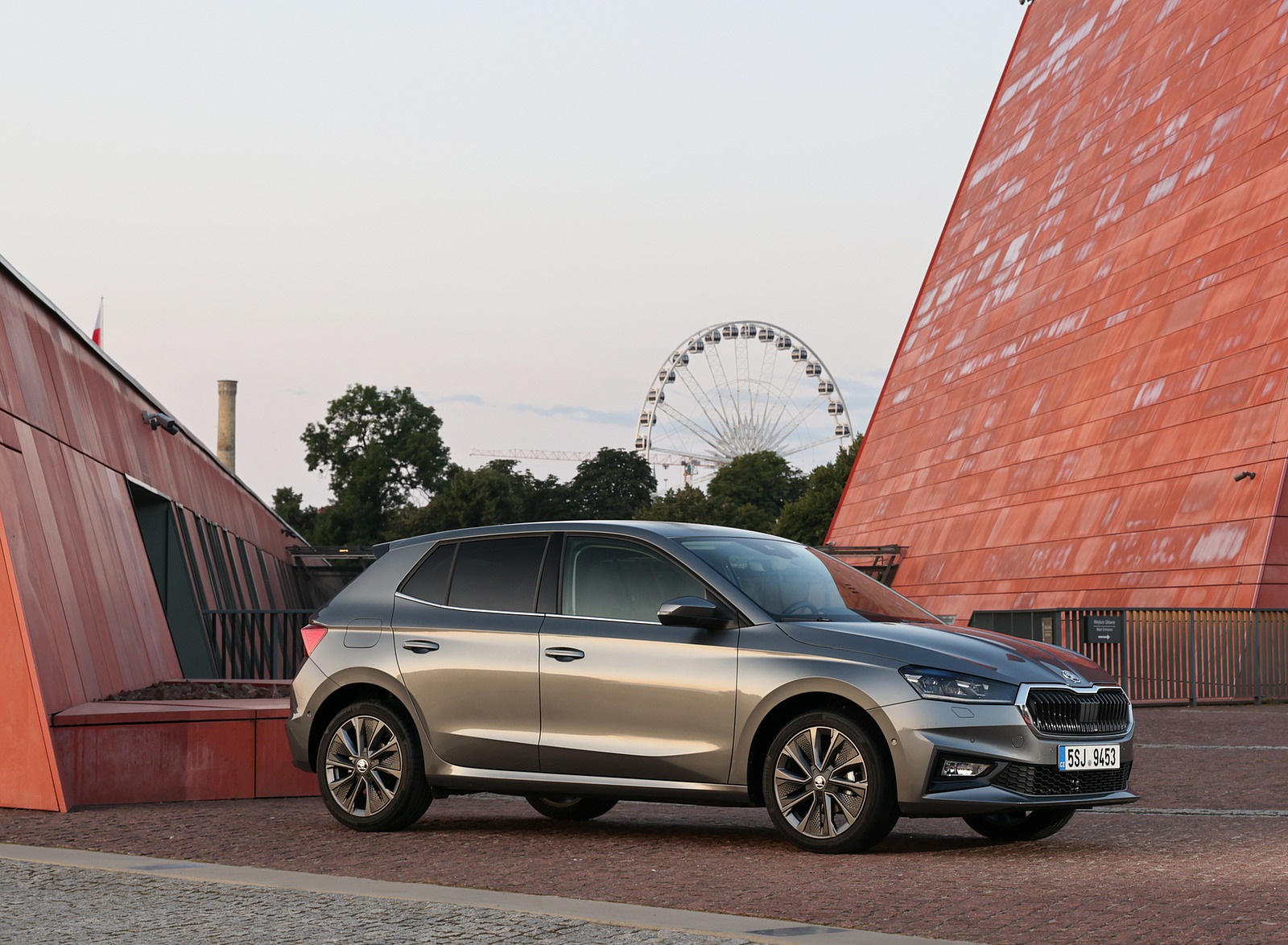 Download 2022 Škoda Fabia - Front Three-Quarter HD Wallpaper 1600x1174 #176