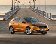 2022 Škoda Fabia - Front Three-Quarter Wallpaper 190x150