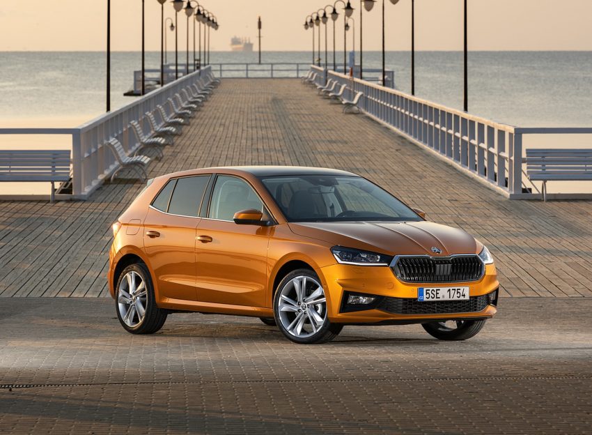 2022 Škoda Fabia - Front Three-Quarter Wallpaper 850x624 #85