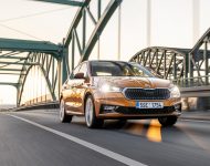 2022 Škoda Fabia - Front Three-Quarter Wallpaper 190x150