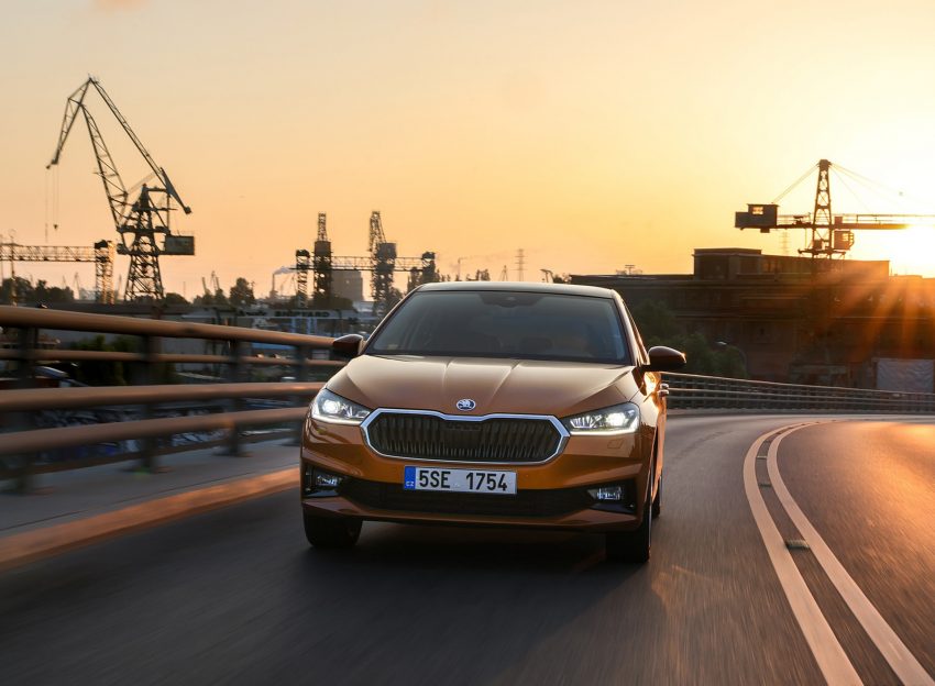 2022 Škoda Fabia - Front Wallpaper 850x624 #73