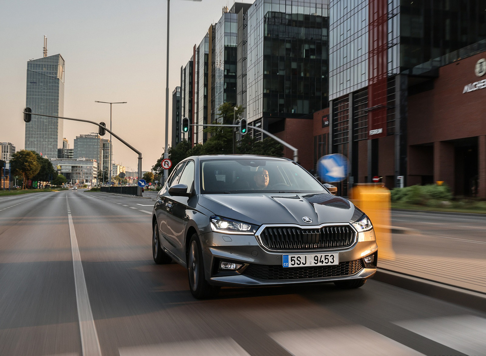 Download 2022 Škoda Fabia - Front HD Wallpaper 1920x1409 #171