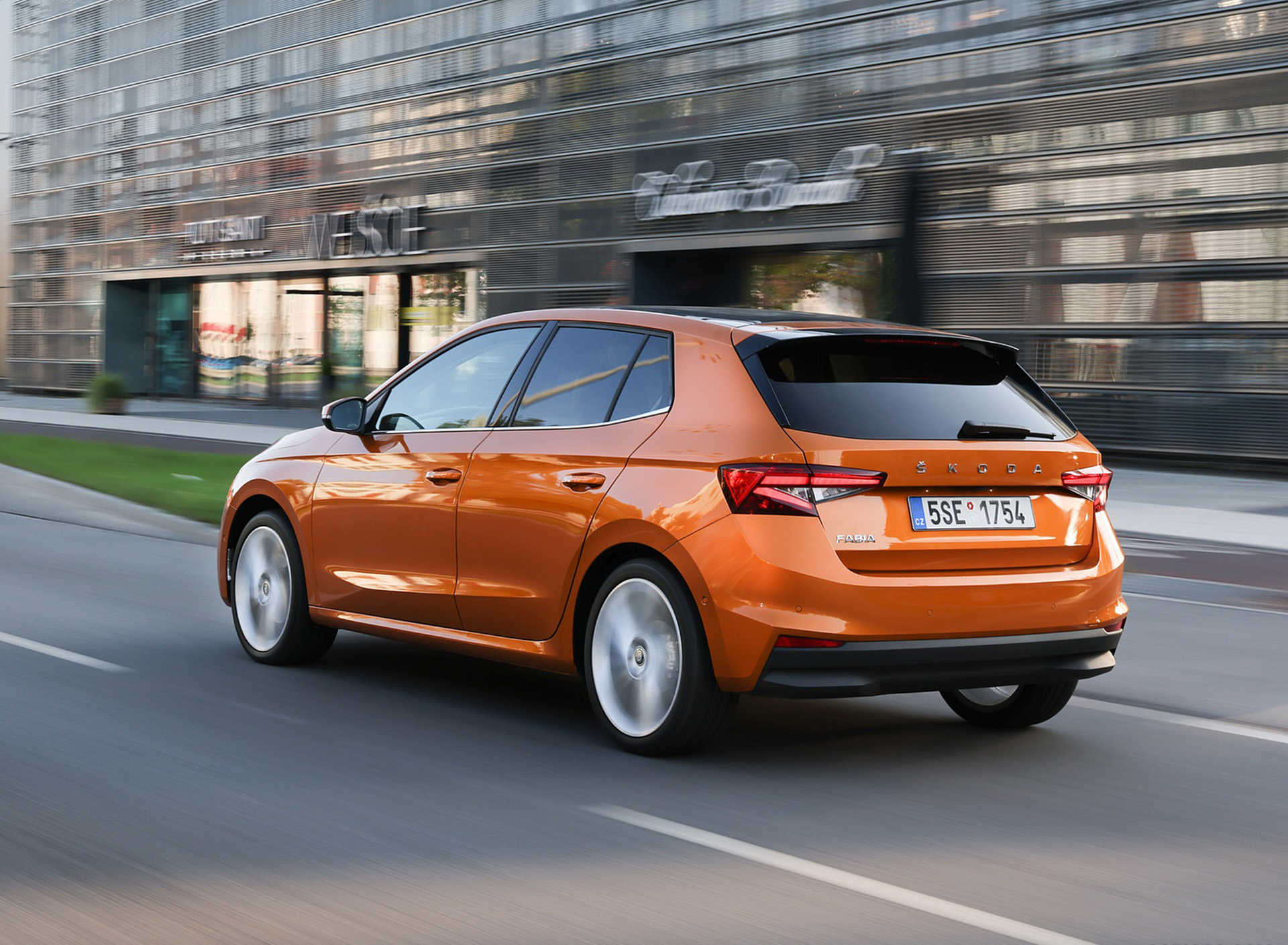 Download 2022 Škoda Fabia - Rear Three-Quarter HD Wallpaper 1920x1409 #69