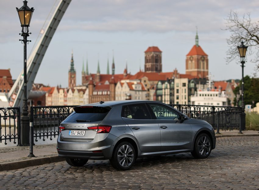 2022 Škoda Fabia - Rear Three-Quarter Wallpaper 850x624 #177