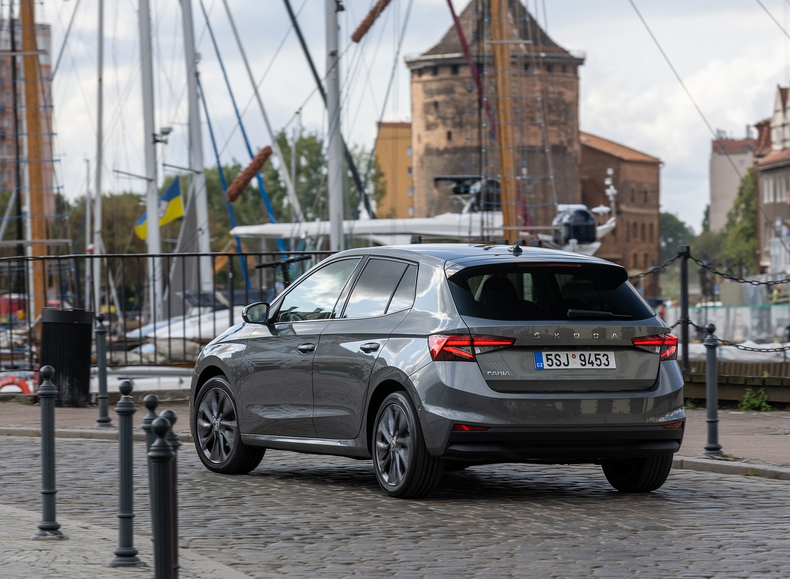 Download 2022 Škoda Fabia - Rear Three-Quarter HD Wallpaper 1600x1174 #178