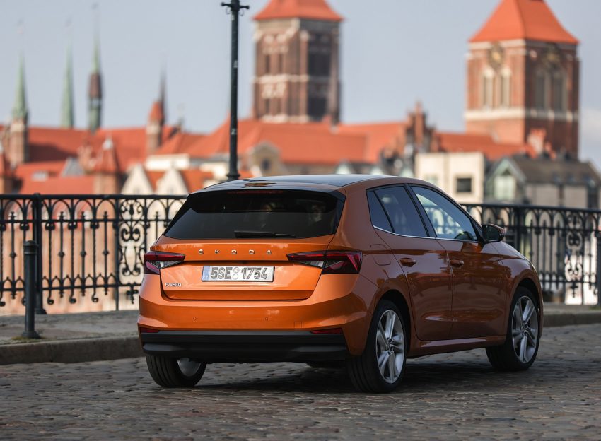 2022 Škoda Fabia - Rear Three-Quarter Wallpaper 850x624 #81