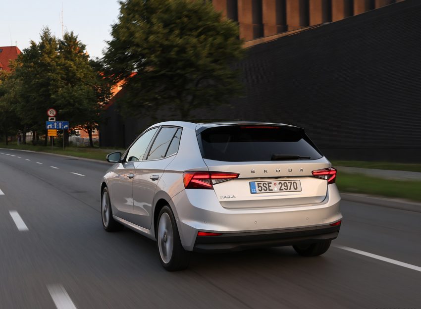2022 Škoda Fabia - Rear Three-Quarter Wallpaper 850x624 #138