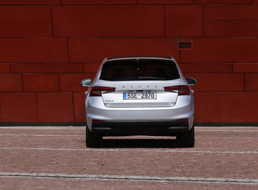 2022 Škoda Fabia - Rear Wallpaper 850x624 #152