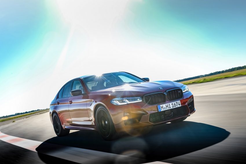 2021 BMW M5 Competition - Front Three-Quarter Wallpaper 850x567 #13