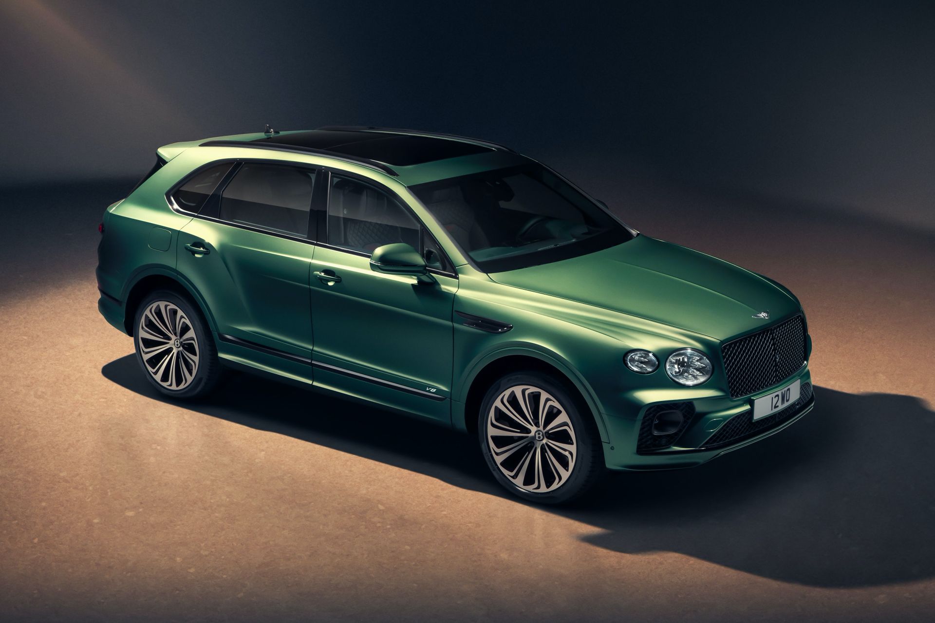 Download 2021 Bentley Bentayga - Front Three-Quarter HD Wallpaper 1920x1279 #5